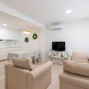 Whitey House In Triana Sevilla